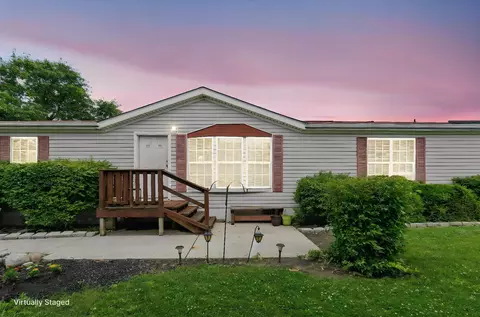 420 Lockbay Rd, Commercial Point, OH 43116