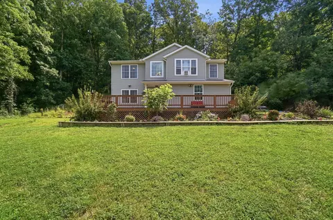 9535 Rain Rock Rd NE, Newark, OH 43055