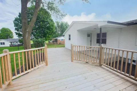 Exterior - 1 Freeway Ave, Fredericktown, OH 43019 photo 3 of 10