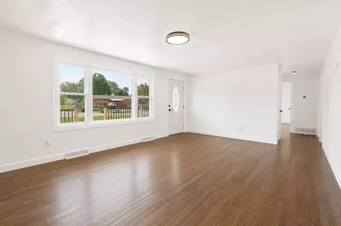 Living - 1 Freeway Ave, Fredericktown, OH 43019 photo 3 of 6