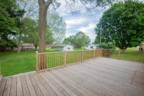 Exterior - 1 Freeway Ave, Fredericktown, OH 43019 photo 4 of 10