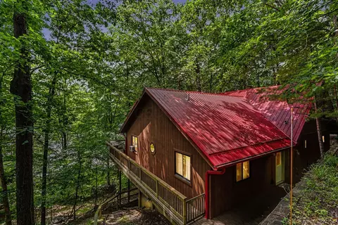 721 Natchez Ln, Sugar Grove, OH 43155