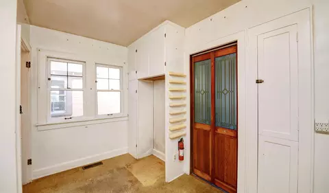 Entry Way - 486 E Tulane Rd, Columbus, OH 43202 photo 2 of 3