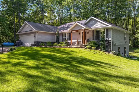 3255 Loper Rd NE, Newark, OH 43055