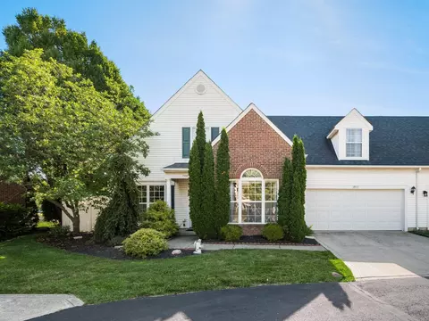 8442 Lazelle Village Dr, Lewis Center, OH 43035