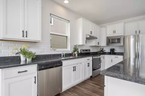 Kitchen - 235 Solstice Rd, Delaware, OH 43015 photo 5 of 6