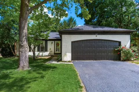 Exterior - 127 Leawood Dr, Delaware, OH 43015 photo 2 of 7