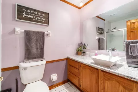 Bath - 127 Leawood Dr, Delaware, OH 43015 photo 1 of 3