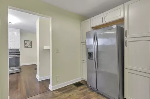 Entry Way - 174 E Morrill Ave, Columbus, OH 43207 photo 4 of 4