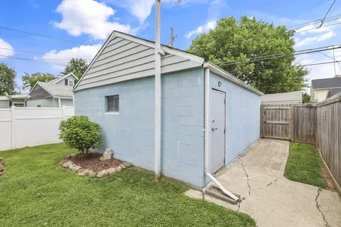 Exterior - 174 E Morrill Ave, Columbus, OH 43207 photo 8 of 17