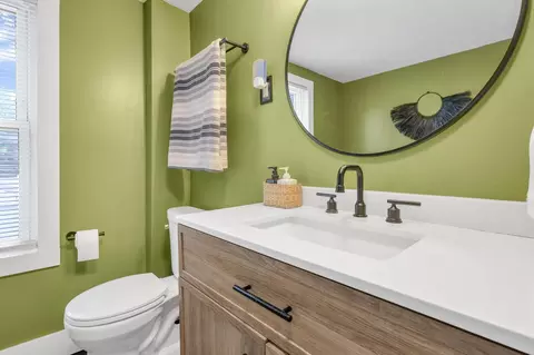 Bath - 174 E Morrill Ave, Columbus, OH 43207 photo 2 of 3
