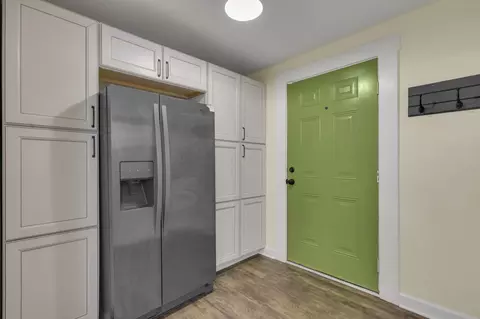 Entry Way - 174 E Morrill Ave, Columbus, OH 43207 photo 3 of 4