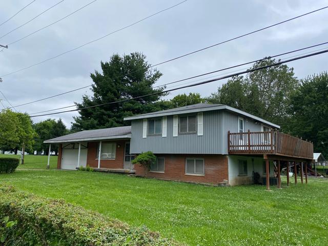 20 Worth Dr, Hebron, OH 43025