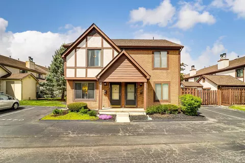 5680 Jousting Ln #A, Columbus, OH 43231