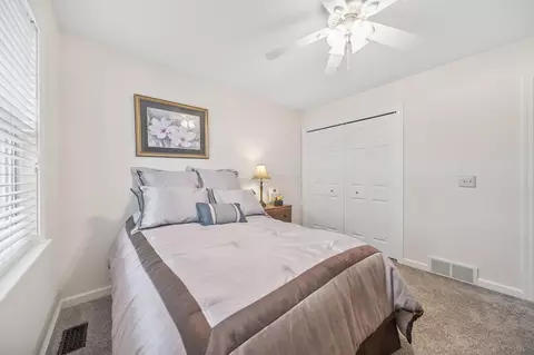 Bedroom - 1506 Eagle Pass Dr, Marion, OH 43302 photo 6 of 11