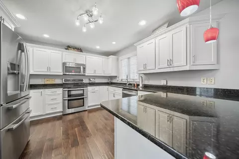 Kitchen - 1506 Eagle Pass Dr, Marion, OH 43302 photo 2 of 5