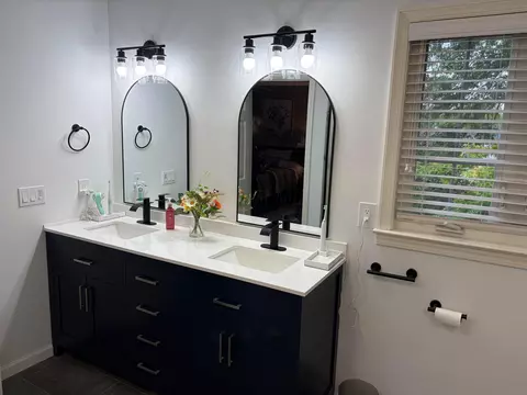 Bath - 1506 Eagle Pass Dr, Marion, OH 43302 photo 2 of 13