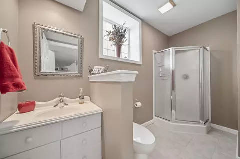 Bath - 1506 Eagle Pass Dr, Marion, OH 43302 photo 12 of 13