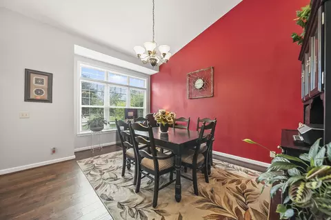 Dining - 1506 Eagle Pass Dr, Marion, OH 43302 photo 3 of 4