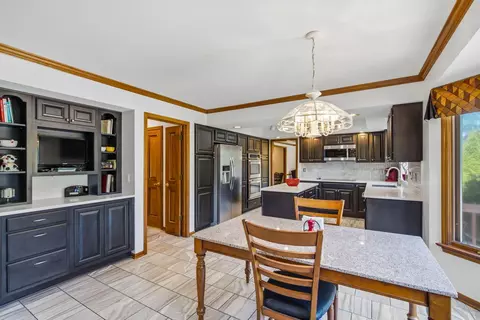 145 Valley Run Dr, Powell, OH 43065