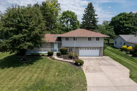 2690 Burnaby Dr, Columbus, OH 43209