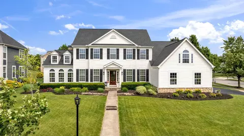 7202 New Albany Links Dr, New Albany, OH 43054