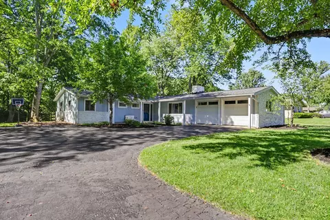 3335 Darbyshire Dr, Hilliard, OH 43026