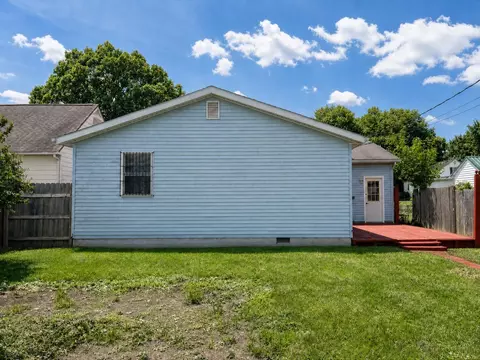 Exterior - 204 Cedar Heights Rd, Circleville, OH 43113 photo 3 of 4