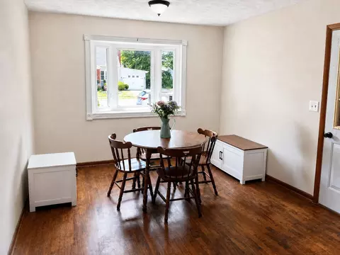 Dining - 204 Cedar Heights Rd, Circleville, OH 43113 photo 2 of 2