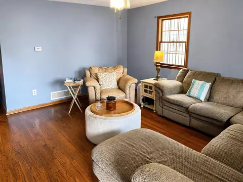 Living - 204 Cedar Heights Rd, Circleville, OH 43113 photo 2 of 2