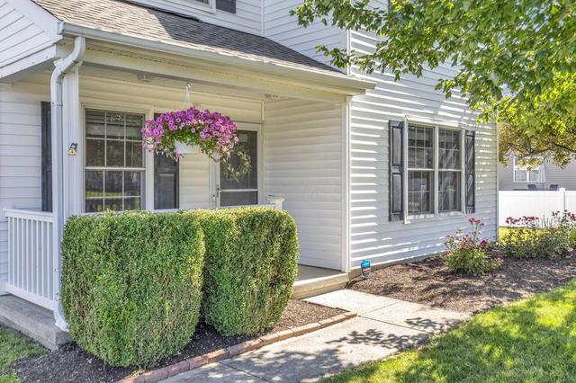 5514 Oakhurst Dr, Hebron, OH 43025