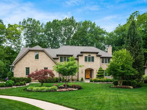 7083 Oakstream Ct, Columbus, OH 43235