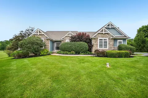 159 Stone Creek Dr, Granville, OH 43023