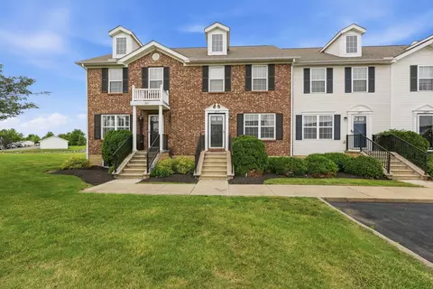 1075 Shady Lake Dr, Columbus, OH 43228
