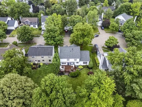 View/Area - 2460 Cornwall Ct, Powell, OH 43065 photo 3 of 12