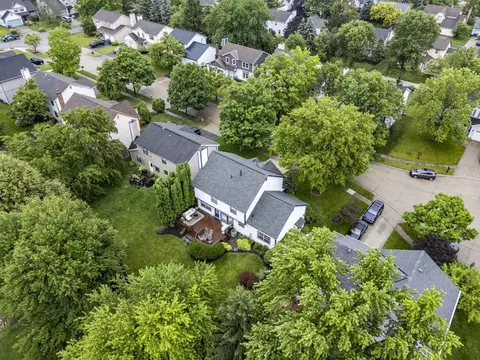 View/Area - 2460 Cornwall Ct, Powell, OH 43065 photo 2 of 12