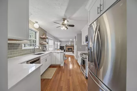 Kitchen - 2460 Cornwall Ct, Powell, OH 43065 photo 1 of 6