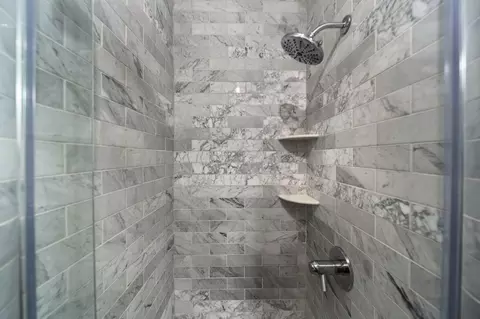 Bath - 2460 Cornwall Ct, Powell, OH 43065 photo 7 of 9