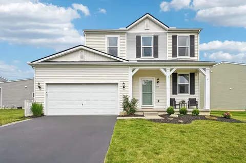 279 Glen Crossing Dr, Pataskala, OH 43062