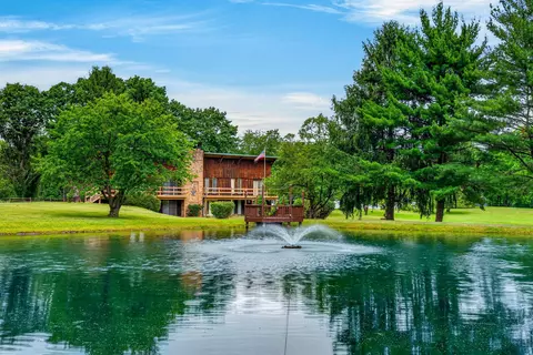 3375 Sitterley Rd NW, Canal Winchester, OH 43110