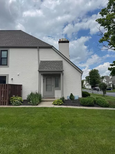 Exterior - 357 Saint Andrews Dr, Dublin, OH 43017 photo 3 of 5