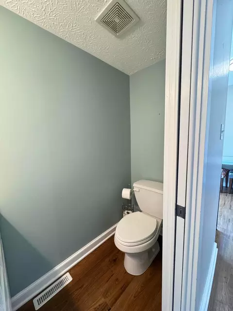 Bath - 357 Saint Andrews Dr, Dublin, OH 43017 photo 2 of 4