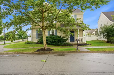 6015 Grand Strand Ave, Westerville, OH 43081