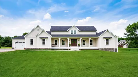 372 Hainsview Dr, Newark, OH 43055