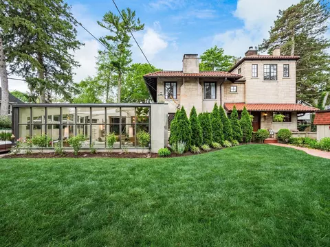 Exterior - 2674 E Broad St, Bexley, OH 43209 photo 17 of 20