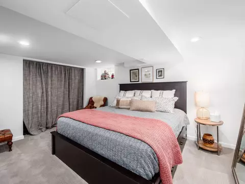 Bedroom - 2674 E Broad St, Bexley, OH 43209 photo 9 of 10