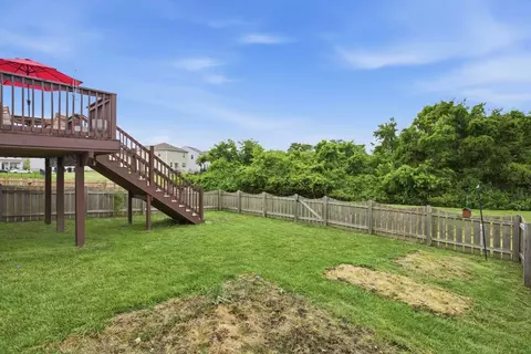 Exterior - 433 Sandburg Dr, Lithopolis, OH 43136 photo 10 of 11