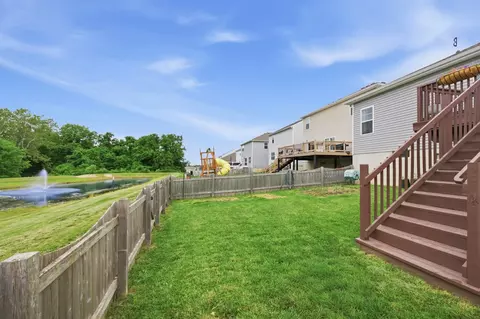 Exterior - 433 Sandburg Dr, Lithopolis, OH 43136 photo 8 of 11