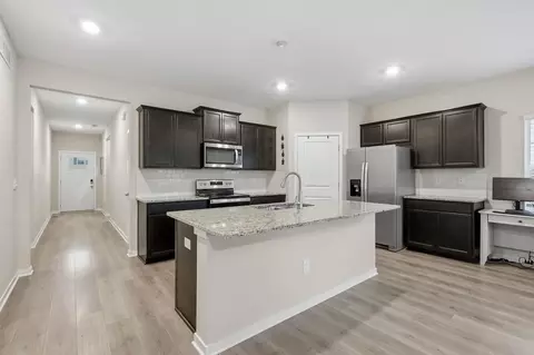 Entry Way - 433 Sandburg Dr, Lithopolis, OH 43136 photo 1 of 3