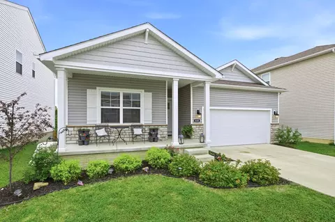 433 Sandburg Dr, Lithopolis, OH 43136